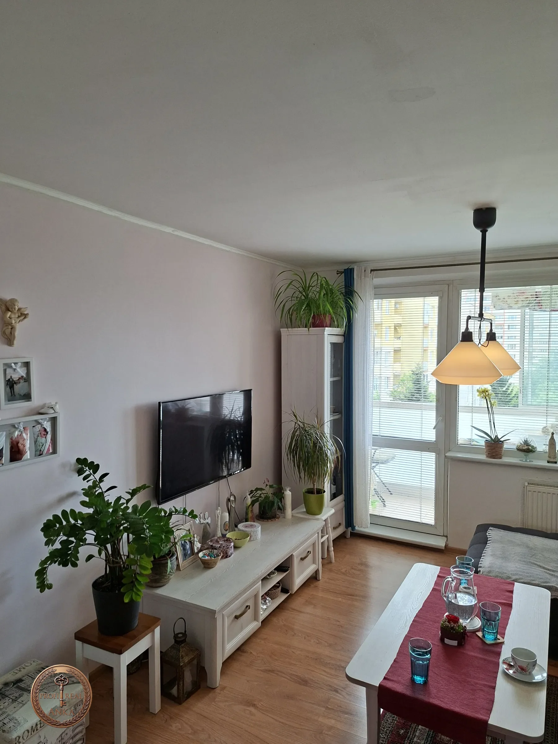 PREDAJ- priestranný 3-izbový byt s loggiou- TRNAVA 